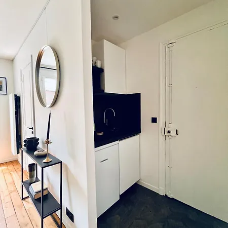 Le Grand Marais Metro Lines 1, 5, 8 Apartment