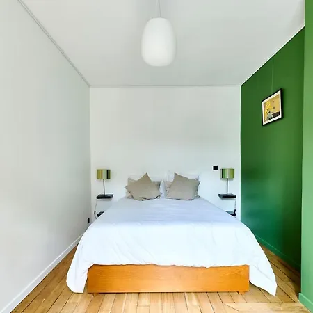 Apartment Le Grand Marais Metro Lines 1, 5, 8 Paris